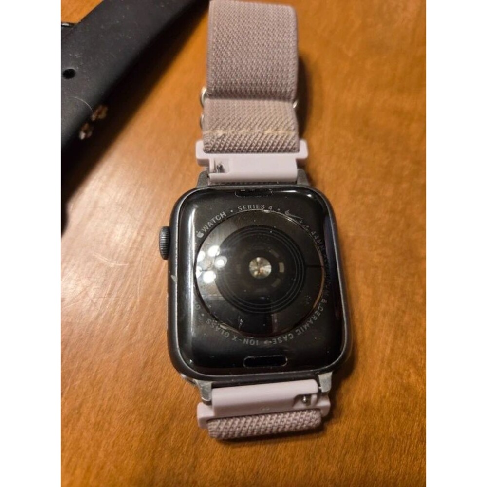 Apple Watch Series 4 Nike 44mm GPS Black Beige Band Fully Functional - Picture 2 of 6